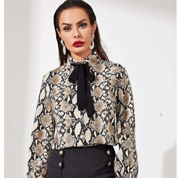 No Brand Tops - Contrast Tie Neck Snake Print Blouse Size L NWOT